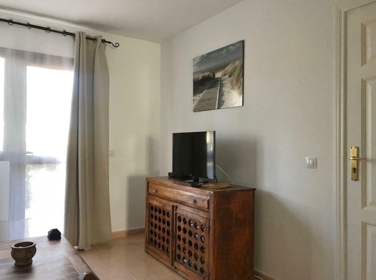 קורלחו My Pretty Home - Lovely And Spacious Surrounded By Tropical Gardens - Private Covered And Uncovered Terrace - Pool - Parking - Free Fibre Optic Internet מראה חיצוני תמונה